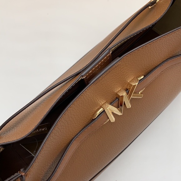 MICHAEL KORS Reed Large Belted Shoulder Tote Bag  Luggage NWT - Picture 4 of 16